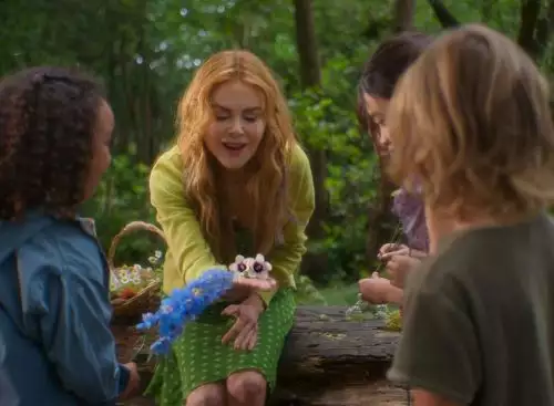 PracticalMagic2_134332414683750158_big-cine_deskt.webp