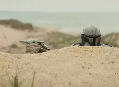 StarWarsTheMandalorianGrogu_134229840755697051_big-cine_deskt.webp