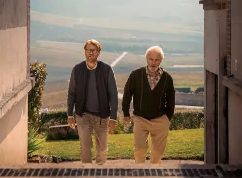 Champagne_134175206052473694_big-cine_deskt.webp