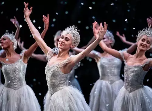 RBO2627BalletDeNotenkraker_134378489166443785_big-cine_deskt.webp