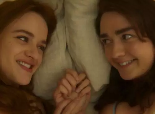 PracticalMagic2_134332414678118912_big-cine_deskt.webp