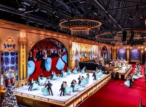 AndrC3A9Rieus2026ChristmasConcertLetItSnow_134317927786071843_big-cine_deskt.webp