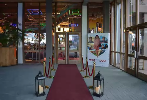 Ladies_Night_Weg_Van_Jou_rode_loper-cine_deskt.webp